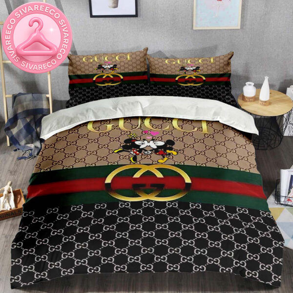 Gucci Luxury Monogram Big Logo Bee And Black With Vintage Monogram Background Bedding Set