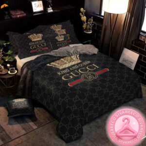 King And Queen Gucci Luxury Logo With Vintage Monogram Background Bedding Set